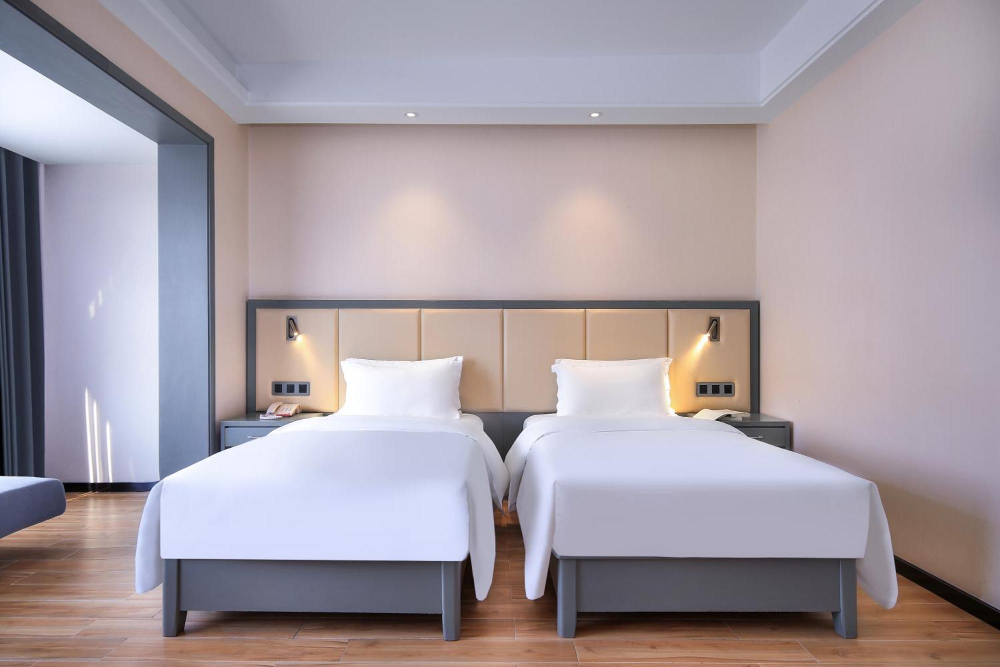 Wing Hotel Guilin - Central Square Zimmer foto